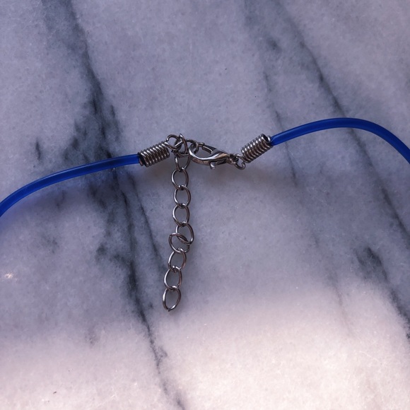 Blue flower stone necklace - Picture 5 of 5